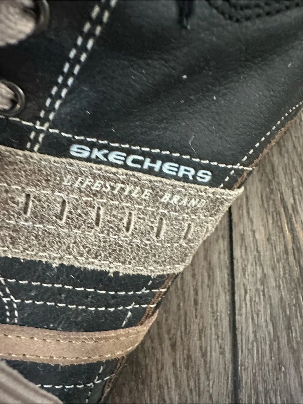 Skechers Men’s Navy Casual Shoes with Beige Laces and Tan Stripes- Size 10